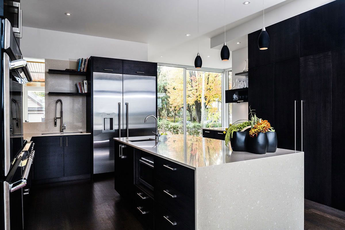 black kitchen furniture