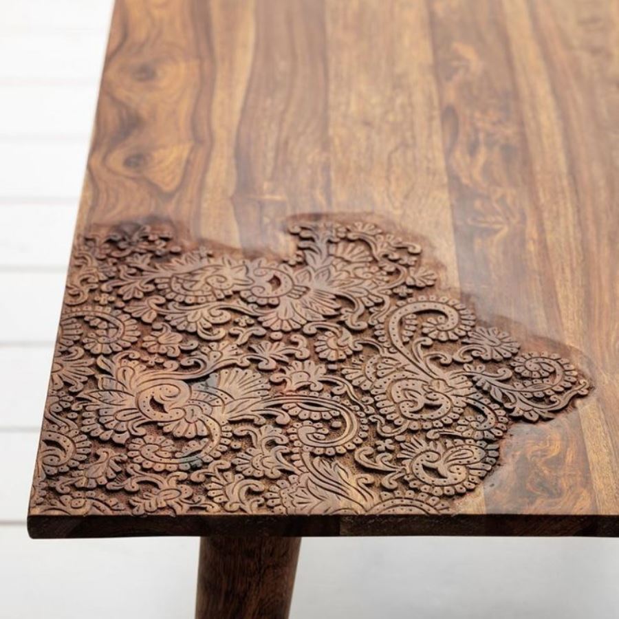 wood table decor