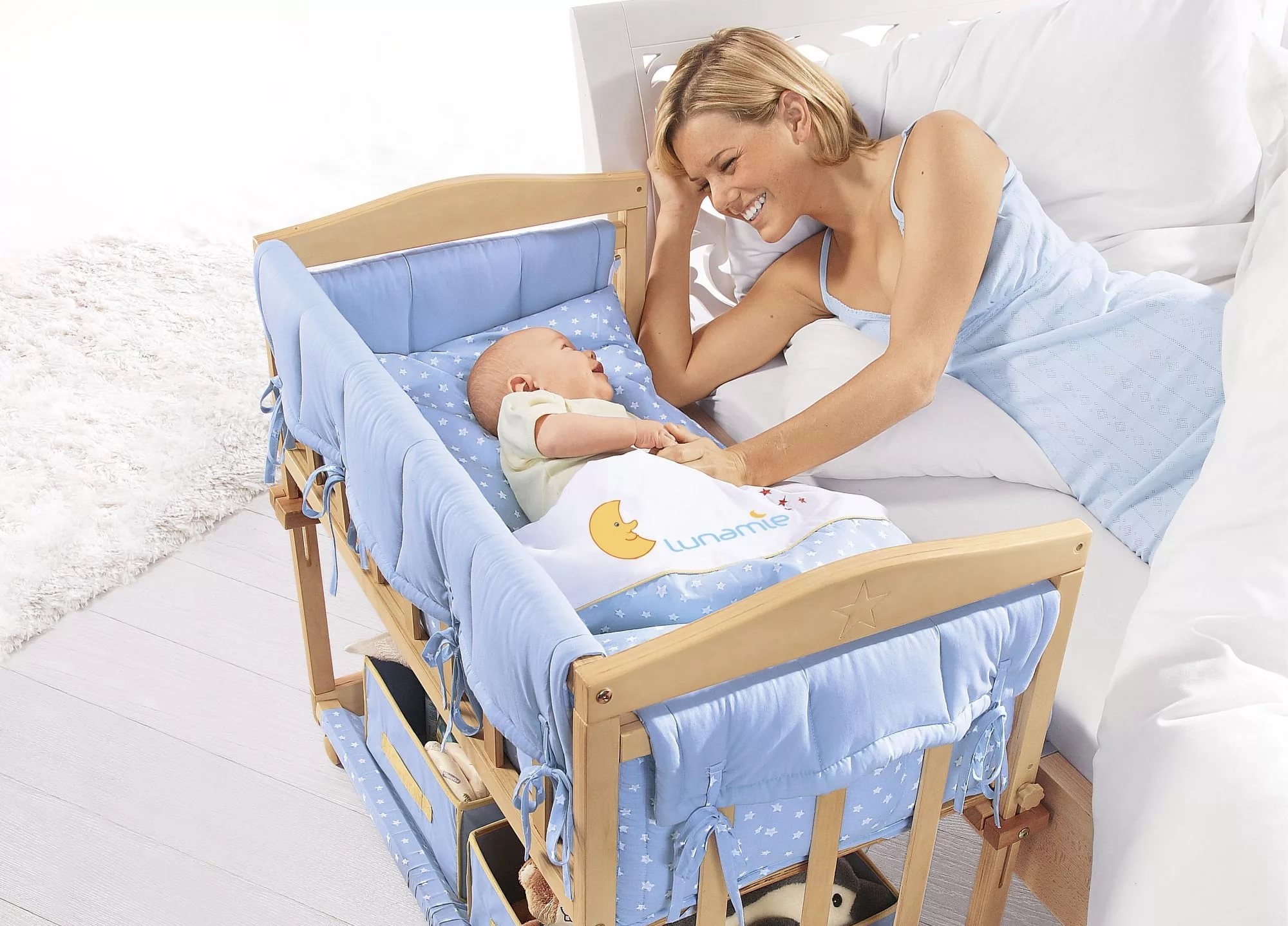 baby bed close to parents