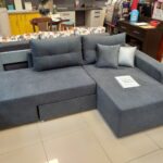 okretna sofa siva