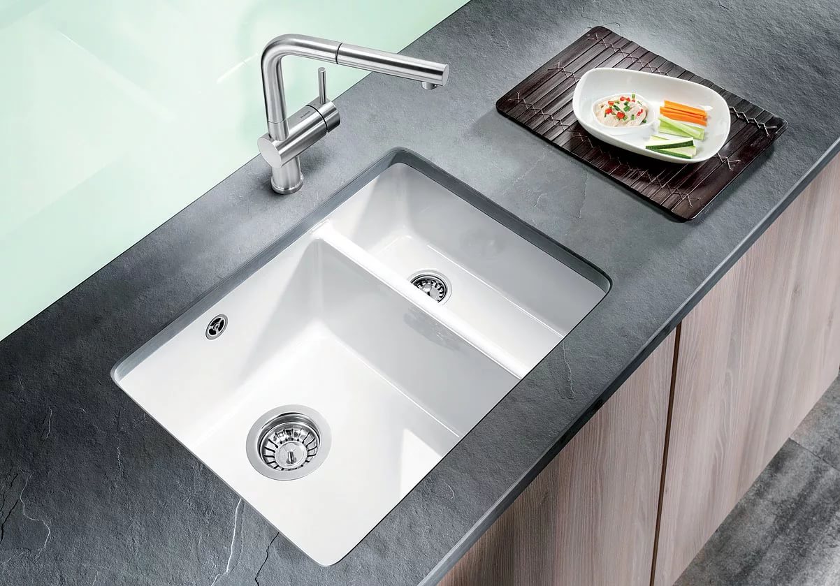 sink below the countertop