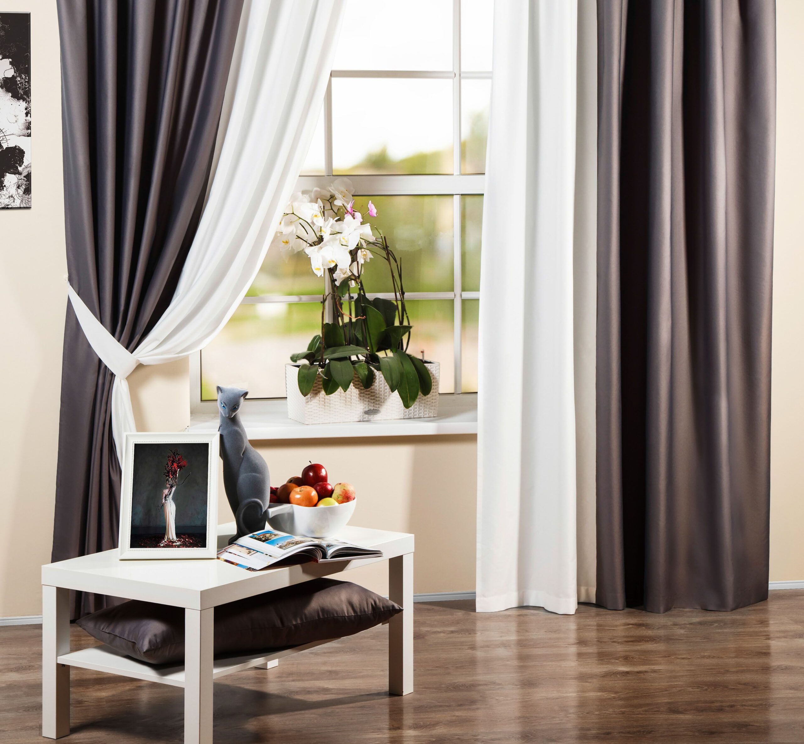 two-tone curtains in interiors