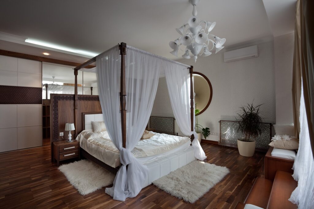 canopy bed