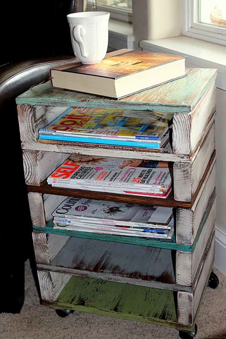 magazine rack large of pallets