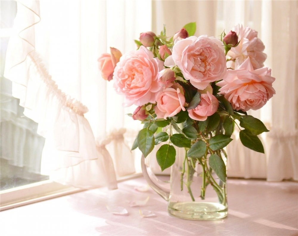 how to keep roses in a vase