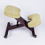 knee chair options photo