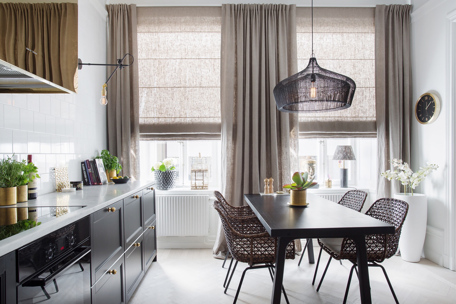 Roman blinds in Scandinavian cuisine