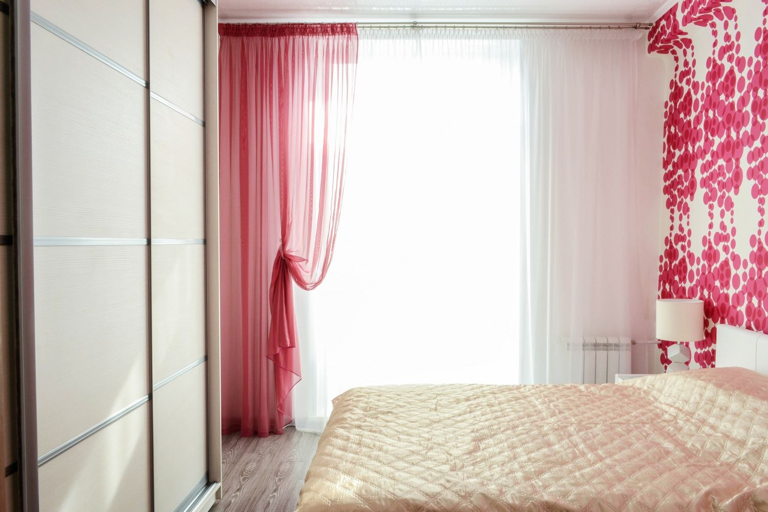 red curtains design photo