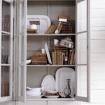 Provence shelf in the kitchen with doors