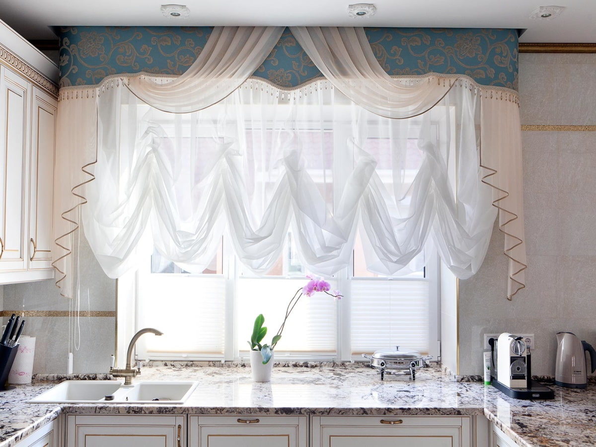 lambrequin for kitchen photo design