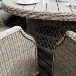 table et chaises en rotin