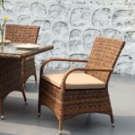 fauteuils en osier marron