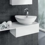 lavabo avec meuble sous vasque dans la salle de bain design photo