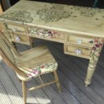 Provence table with chair