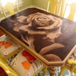 table with a big rose