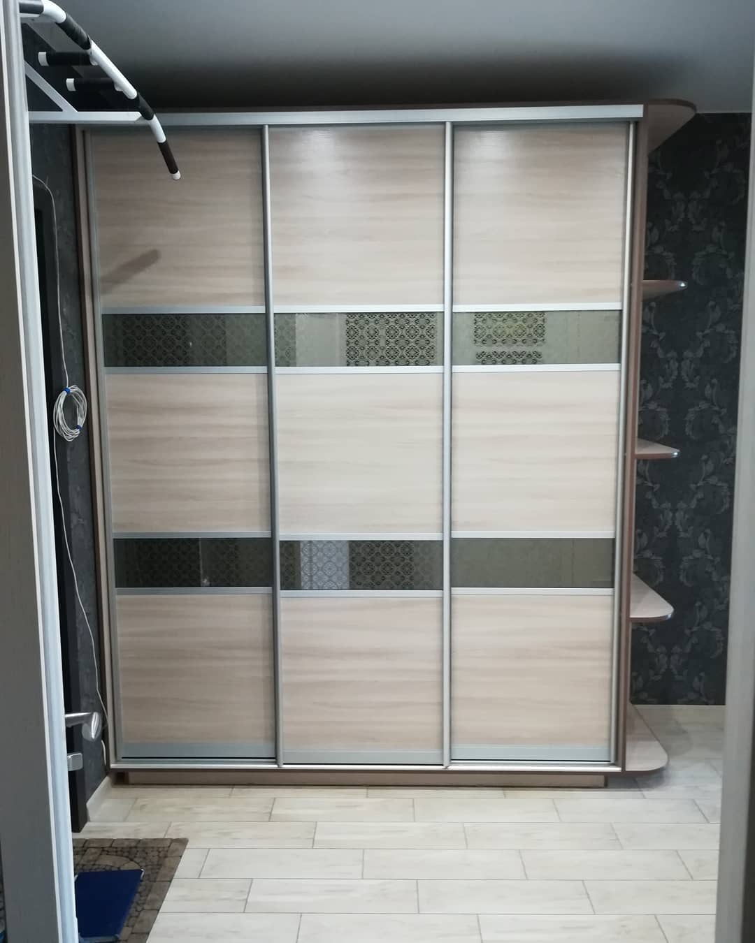 Sliding door system