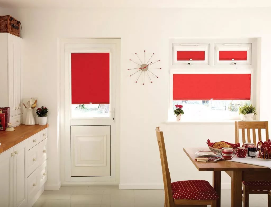 roller blinds red for the kitchen