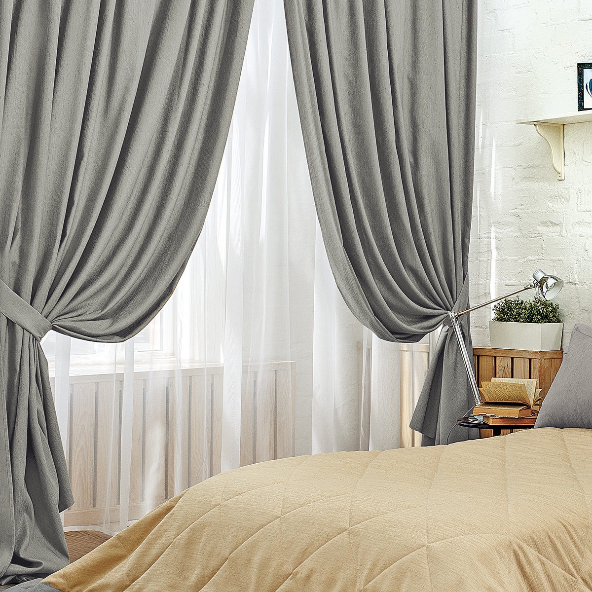 curtains with tulle in the bedroom