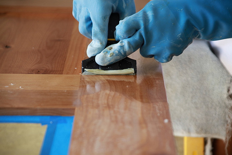 remove varnish from furniture