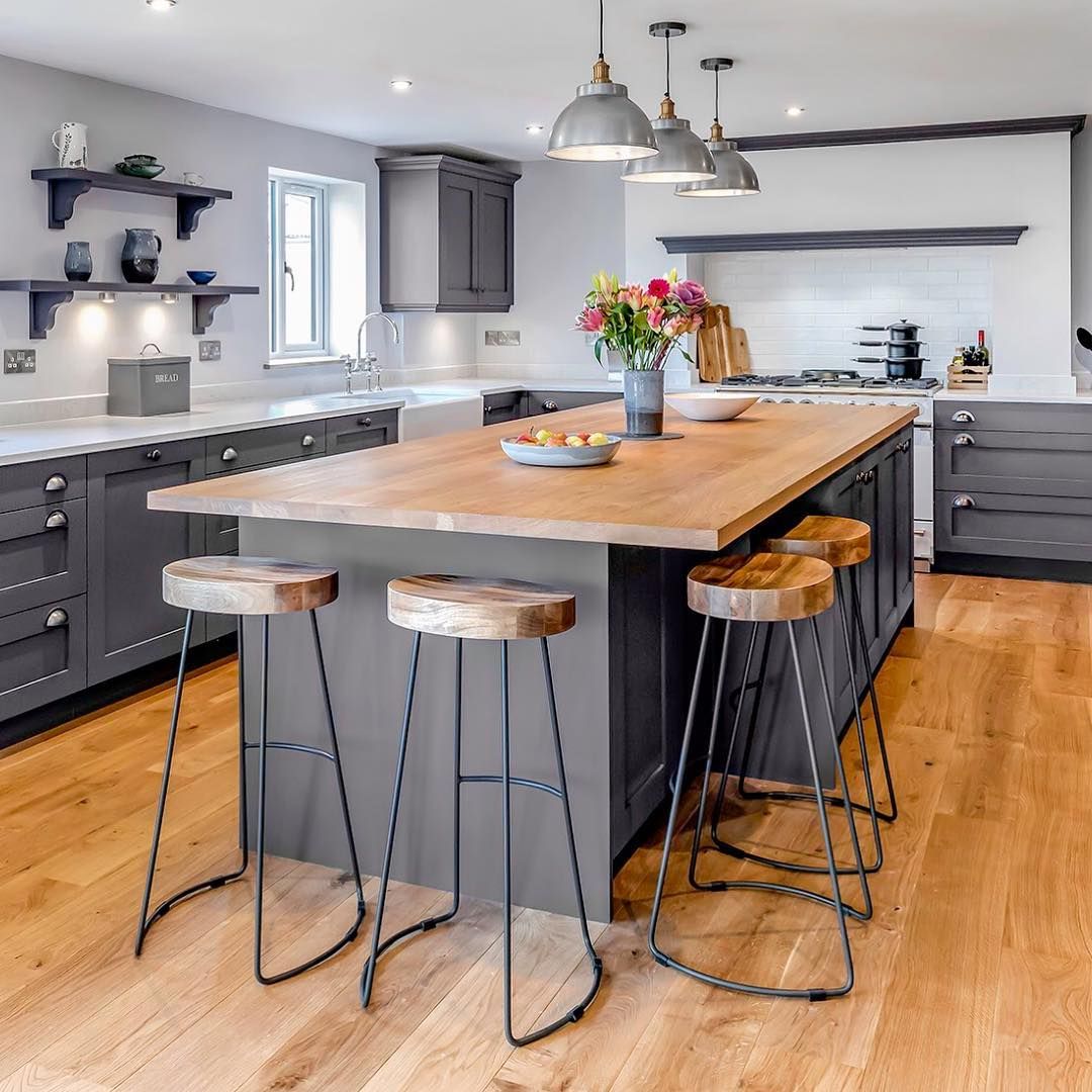 table island in the kitchen interior design