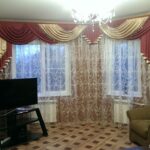 curtains red