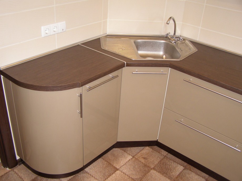 corner sink in the kitchen