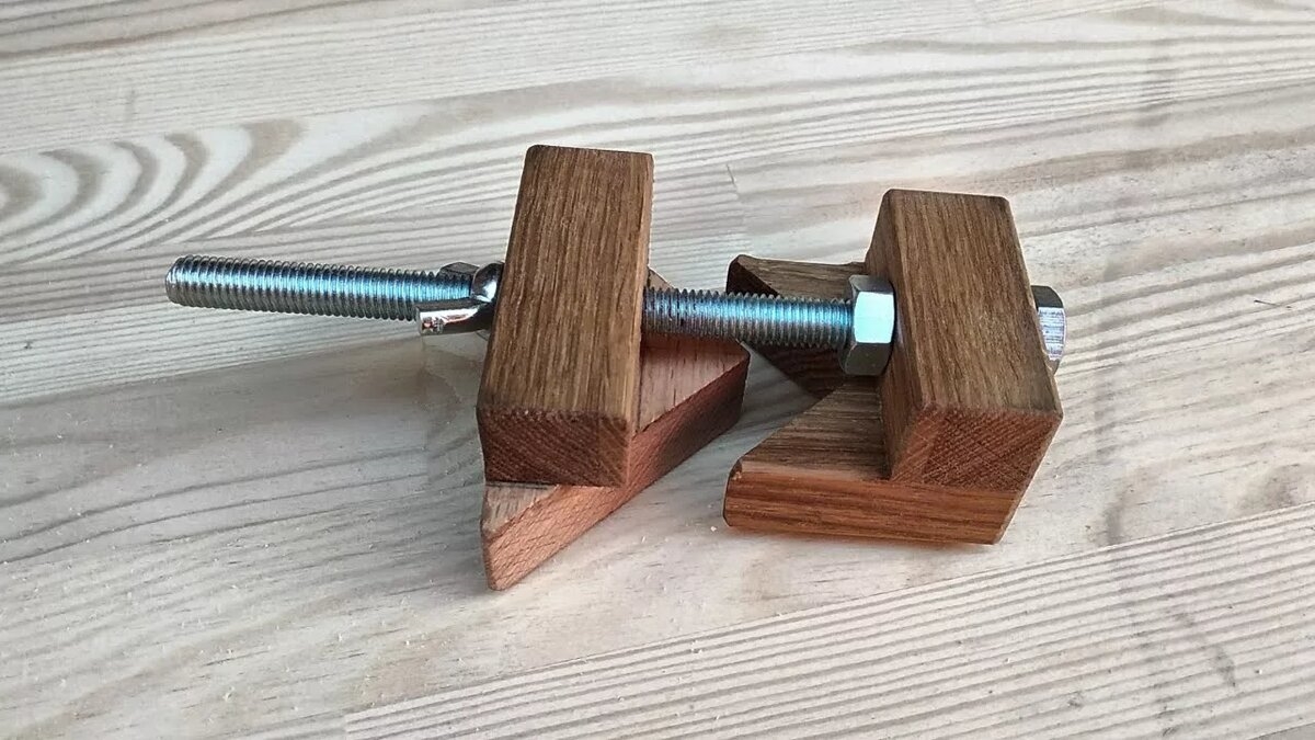 do-it-yourself corner clamp for furniture