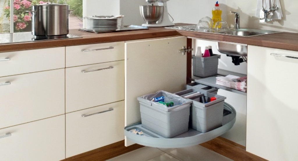 corner cabinet under the kitchen sink