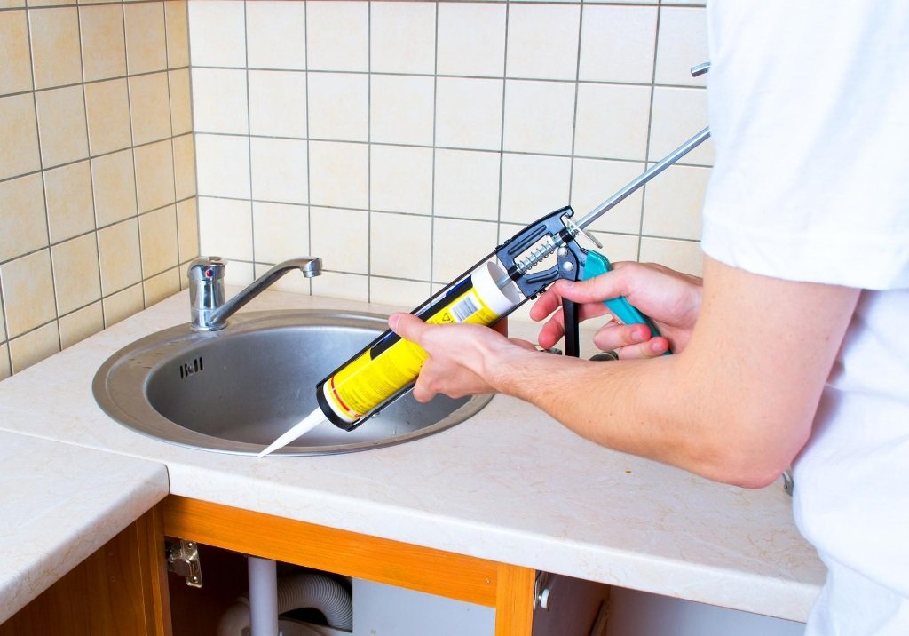 installation of a sink in a countertop