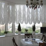 Viennese curtains for a spacious kitchen