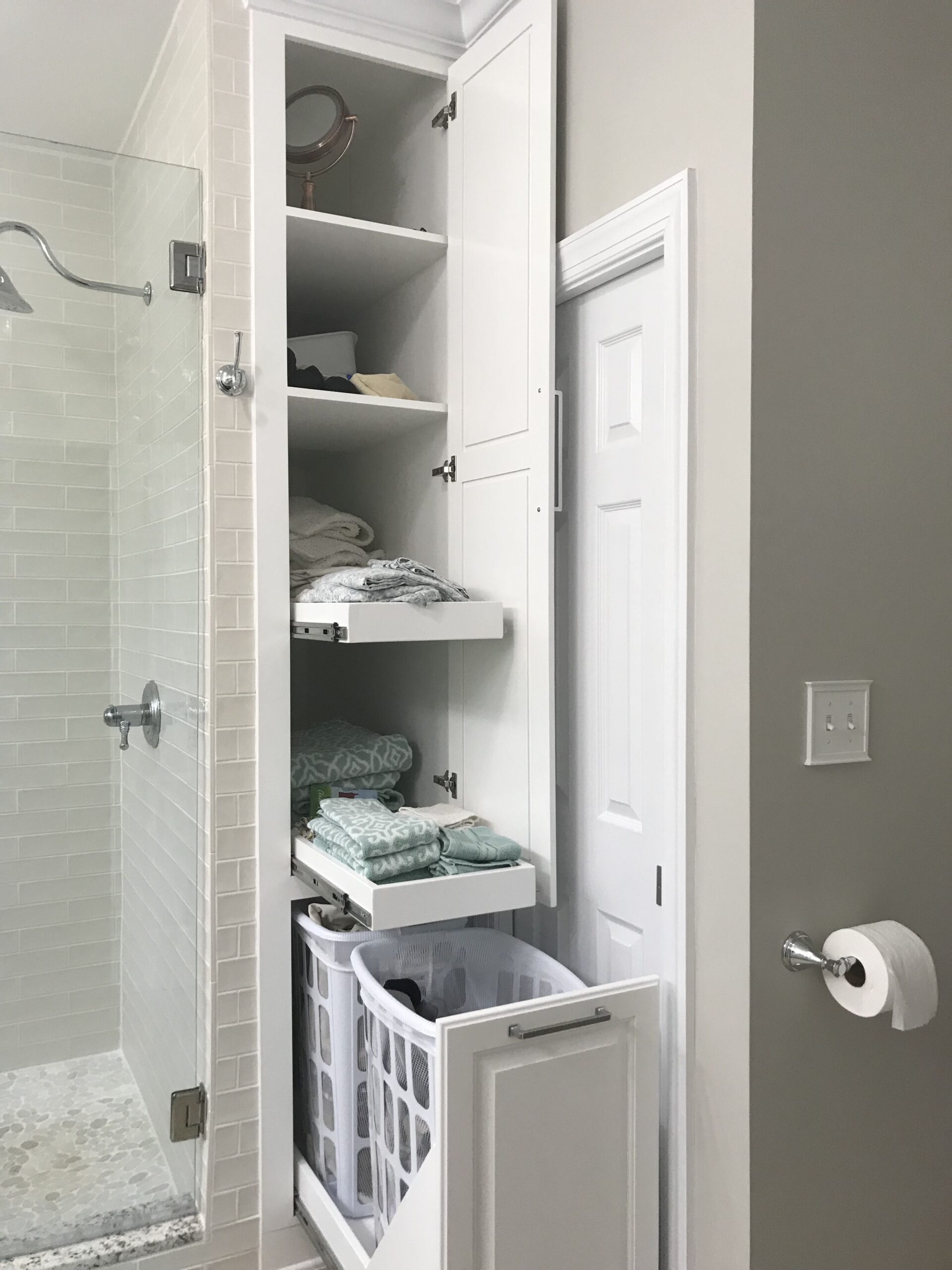 corner cabinet in the bathroom