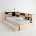 pull-out bed corner