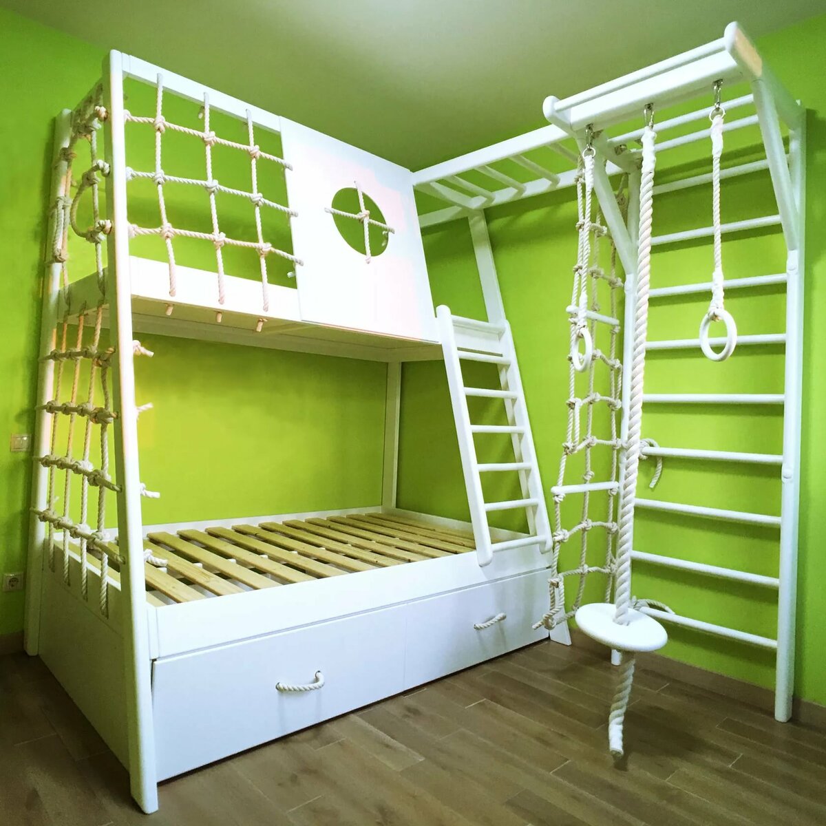 pull-out bed with sports corner