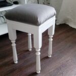 tabouret de meuble sculpté