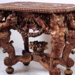 table de meuble sculpté