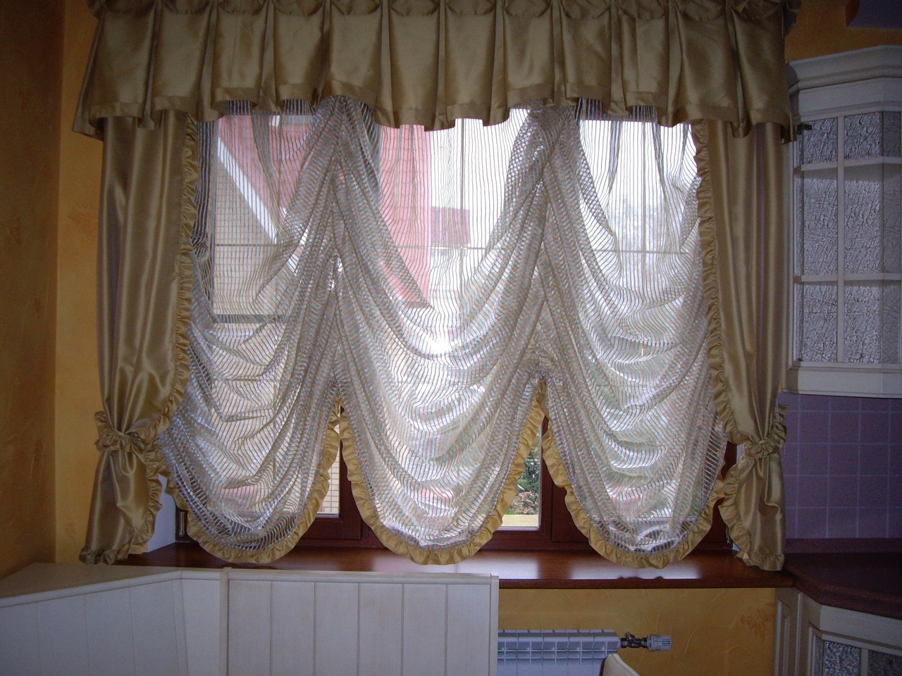 differences from French curtains