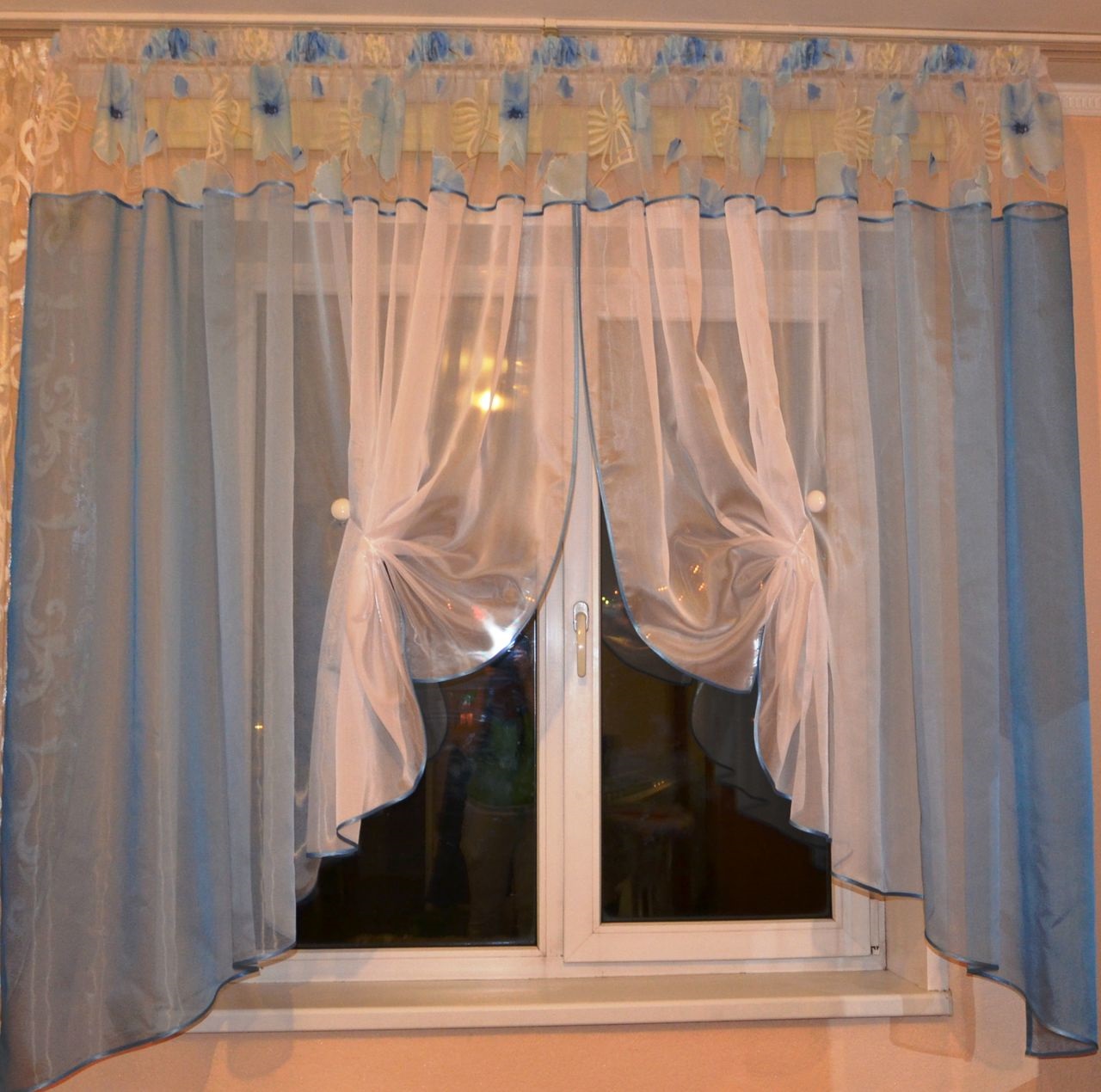 arched curtain design