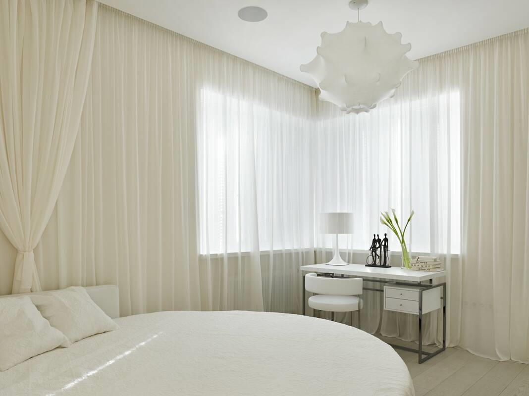 white curtains in the bedroom warm