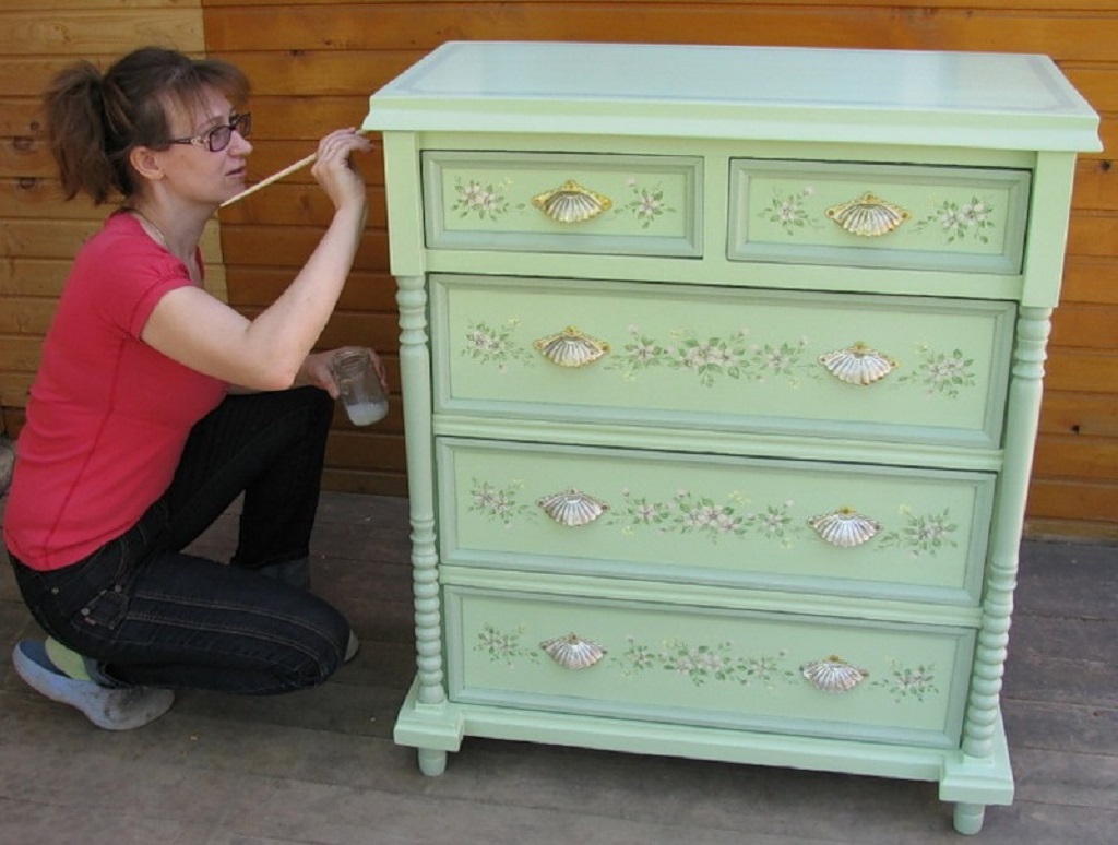 painting furniture