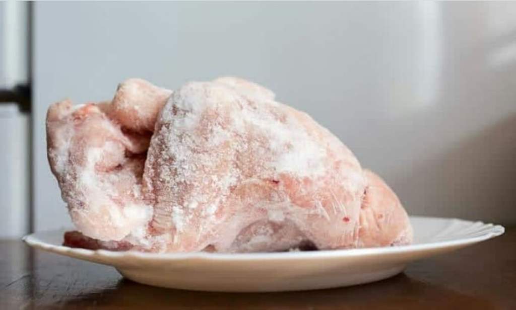 how to quickly defrost chicken