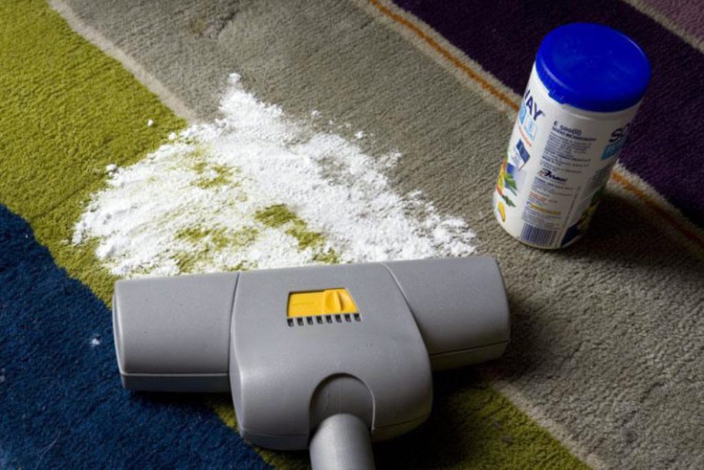 how to clean carpet with baking soda