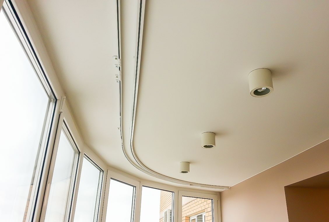 Round cornice