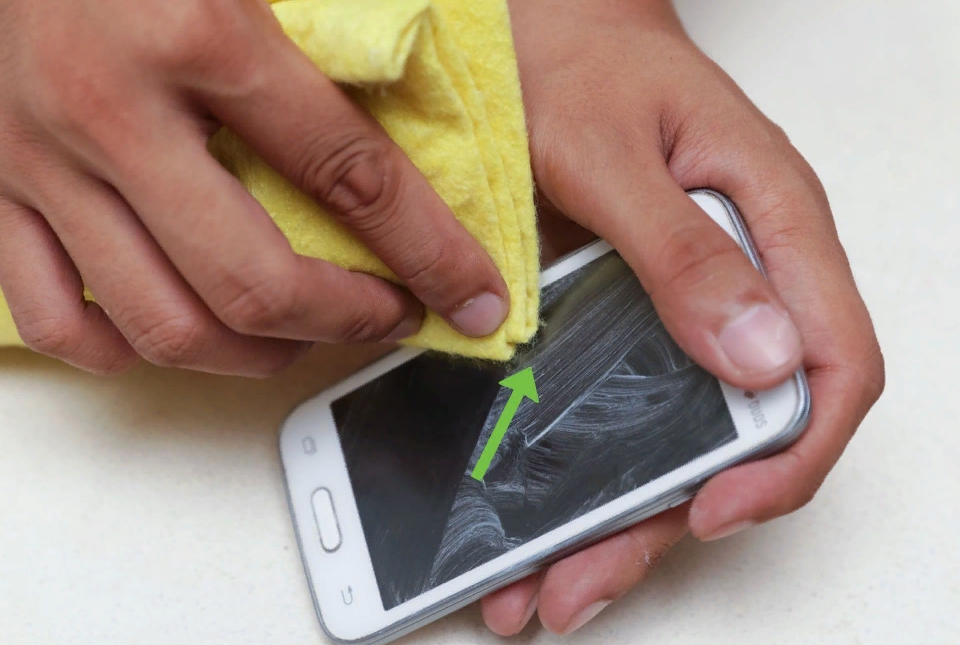 how to remove scratches from smartphone screen photo