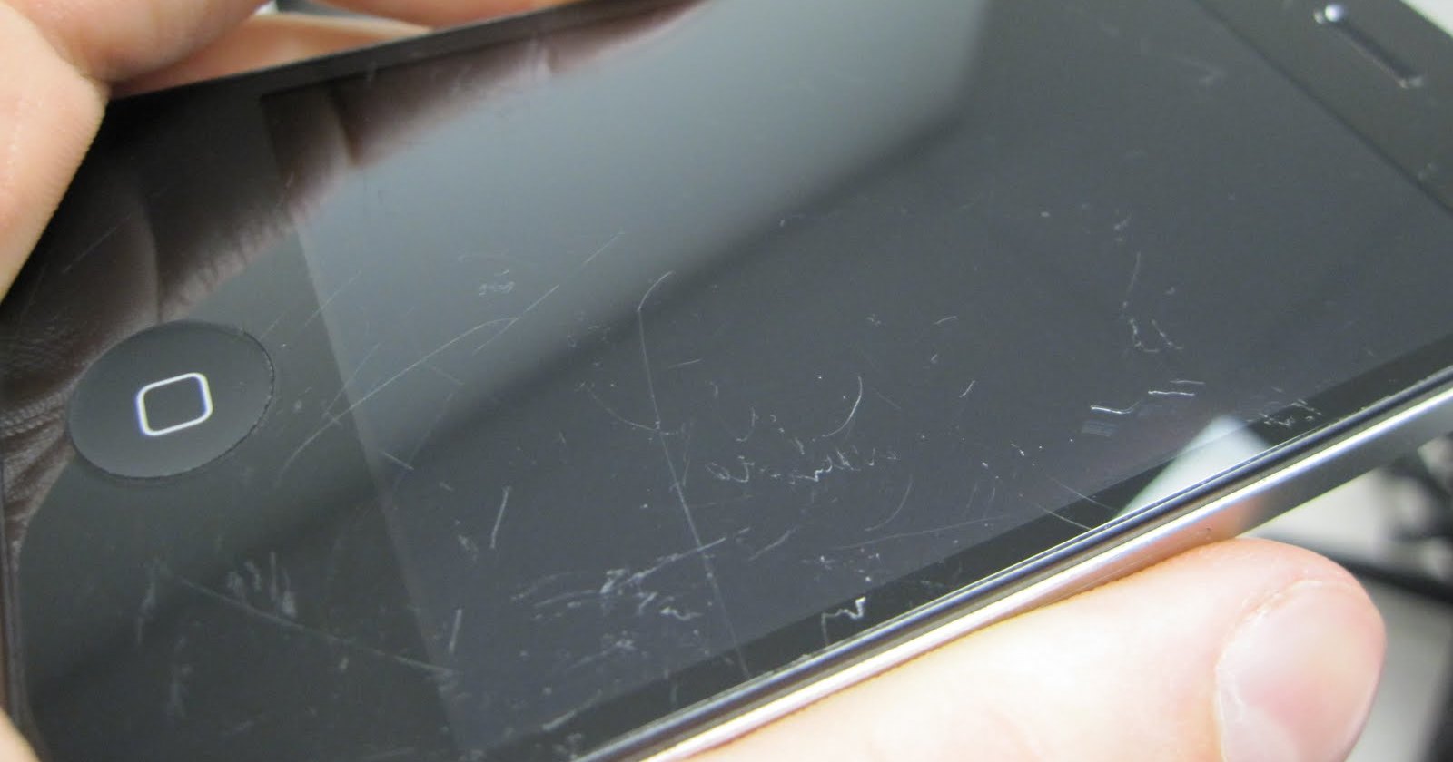 how to remove scratches from a smartphone screen