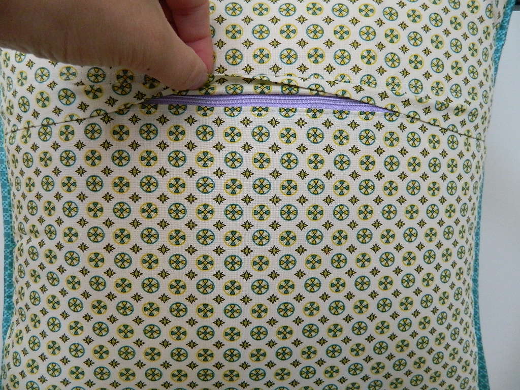 how to sew a zipper into a pillowcase photo