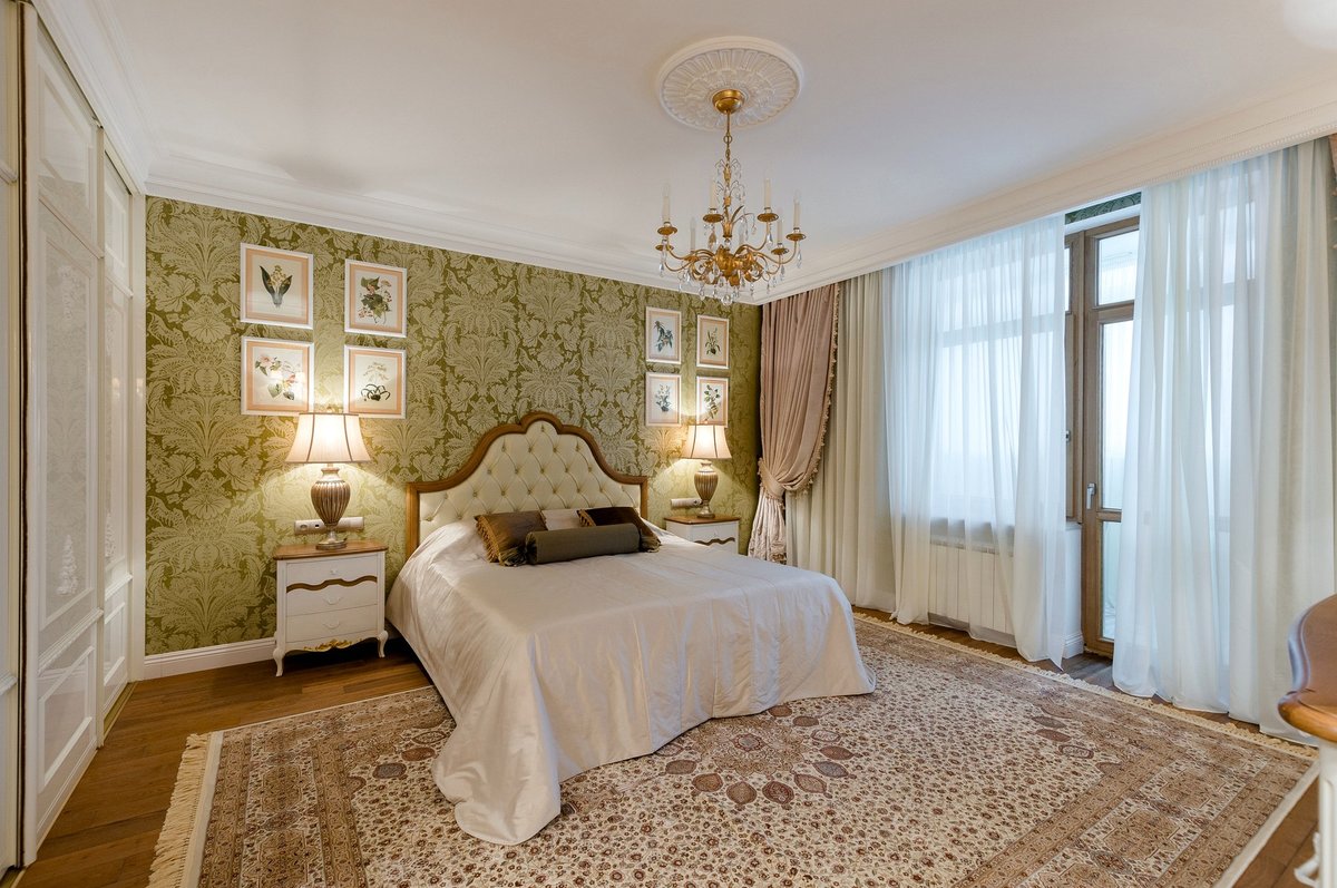 carpet in the interior of the bedroom