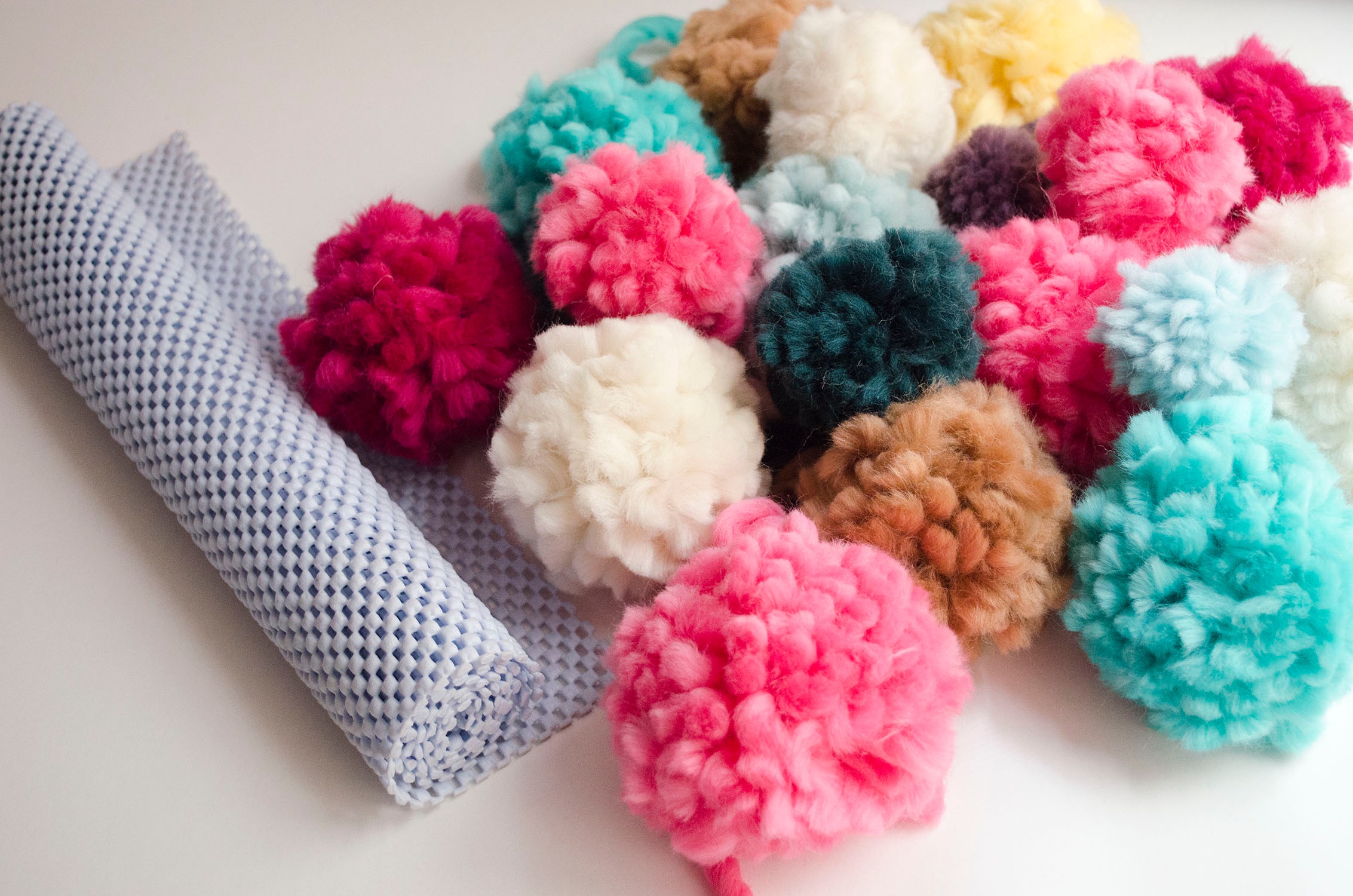 pom pom mat materials