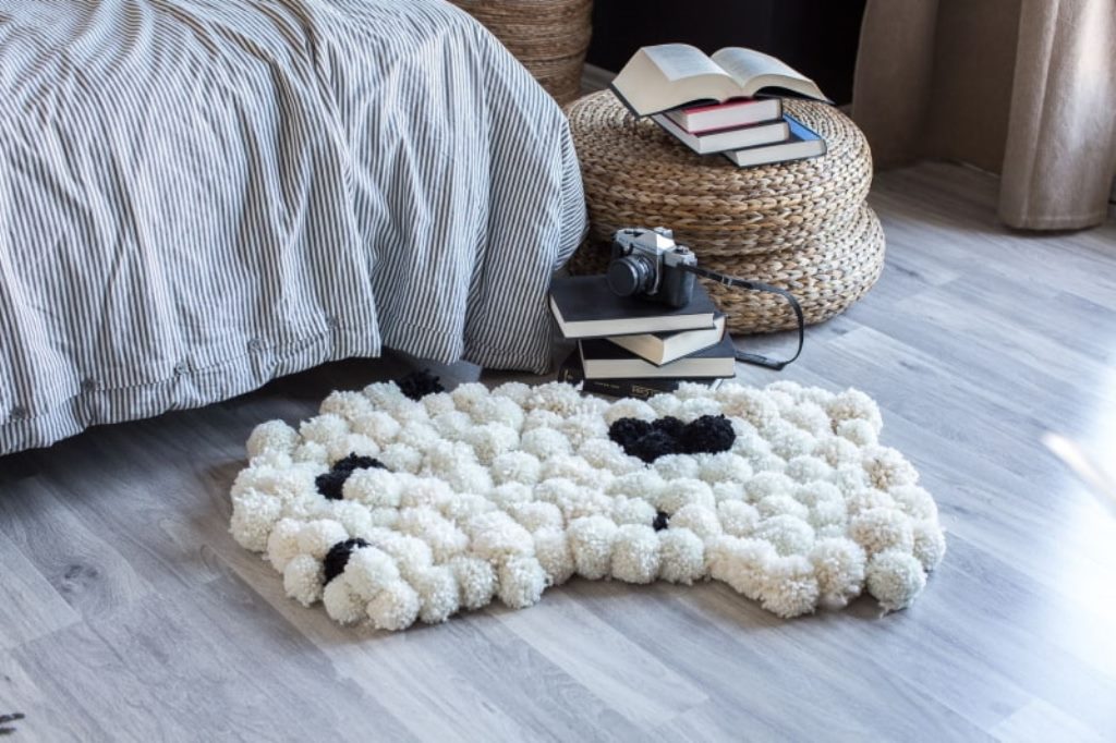 pom-pom rug decoration