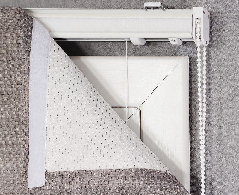 fastening roman blinds