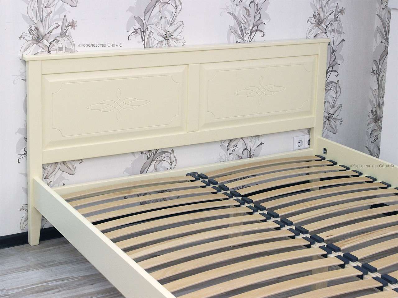 bed with orthopedic base